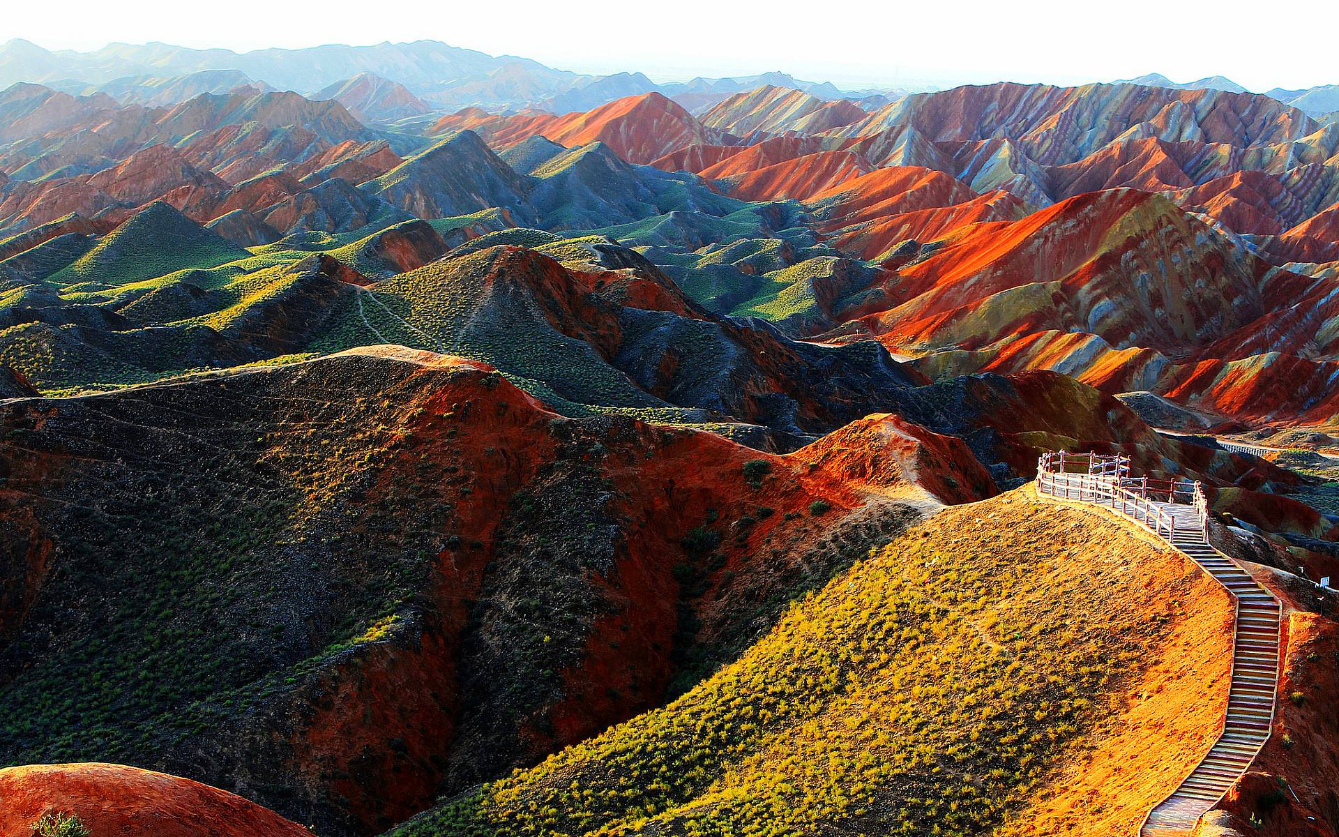 Цветные скалы Чжанъе Данься, Китай
