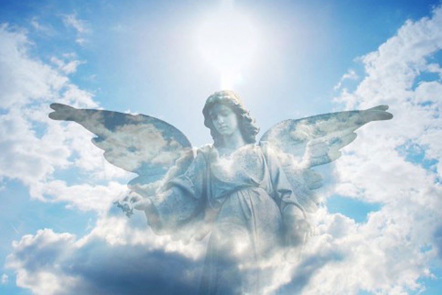 В библии, можно заметить, что в ней ангелы описаны как обычные мужчины