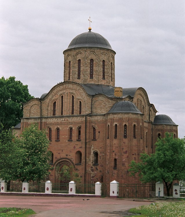 Церковь Богородицы Пирогощи в Киеве