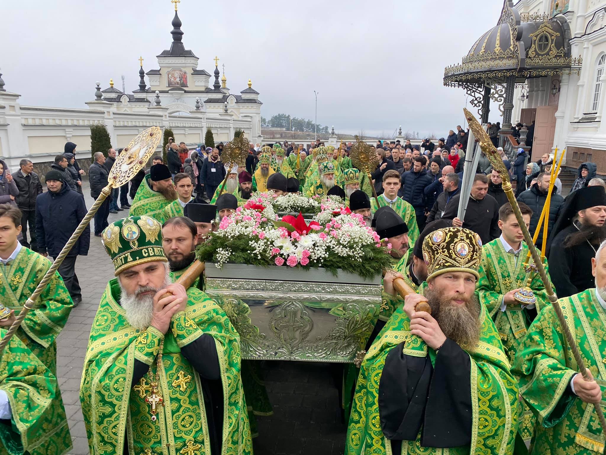 Фото почаевской лавры