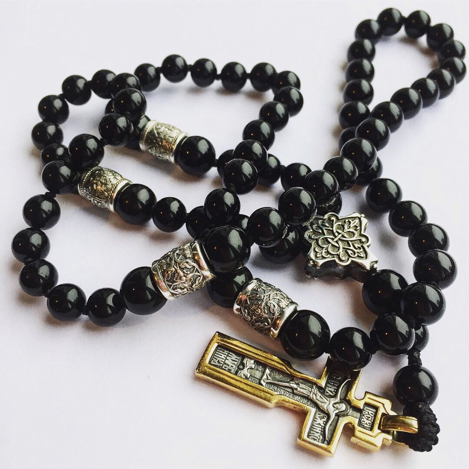 Можно ли православным носить: обереги, звезду давида, католический крестик