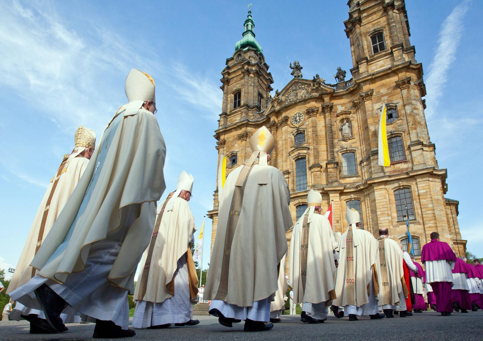 Немцы возвращаются в Католическую Церковь.