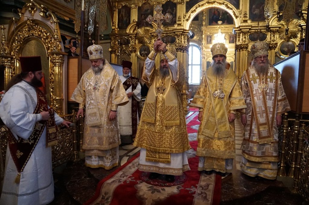 Православное богослужение кашкин. Отпуст на литургии. Каждение диакона на литургии. Отпуст в православии.