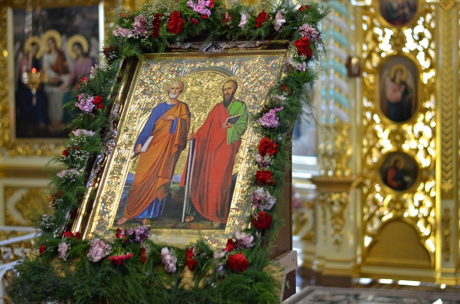 Праздник у православных в день святого. Апостольский Петровский пост.